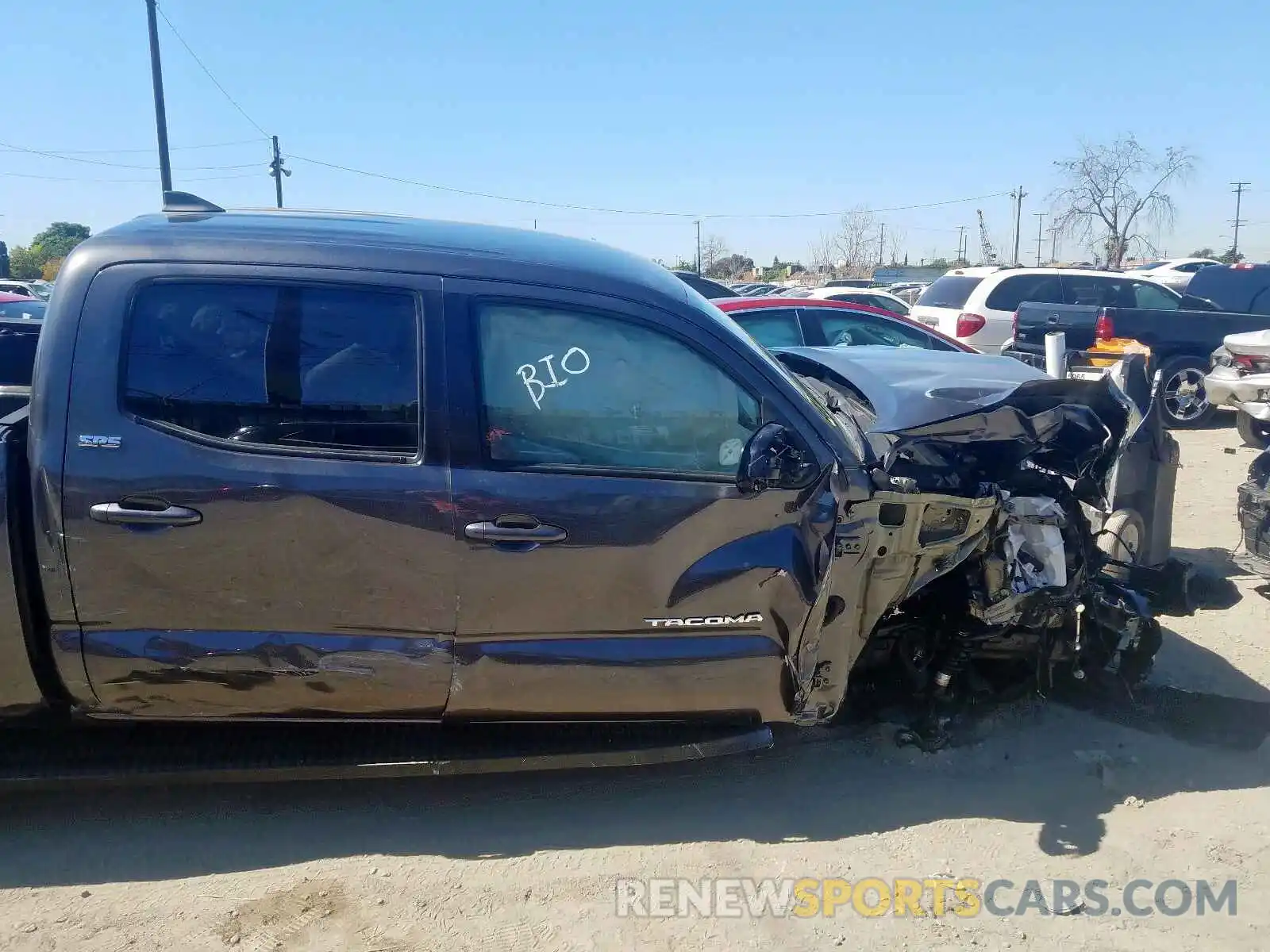 9 Photograph of a damaged car 5TFAX5GN9KX164775 TOYOTA TACOMA 2019