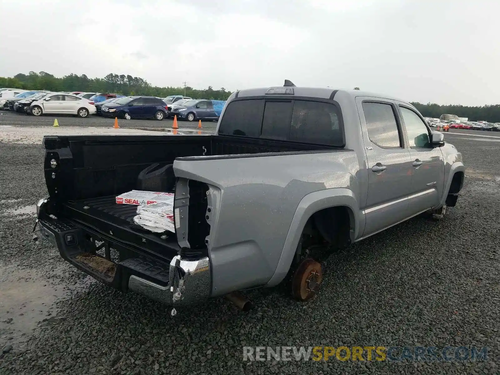 4 Photograph of a damaged car 5TFAX5GNXKX139559 TOYOTA TACOMA 2019