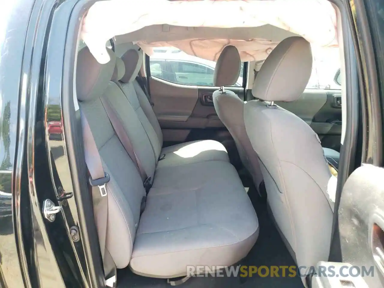 6 Photograph of a damaged car 5TFAX5GNXKX142106 TOYOTA TACOMA 2019