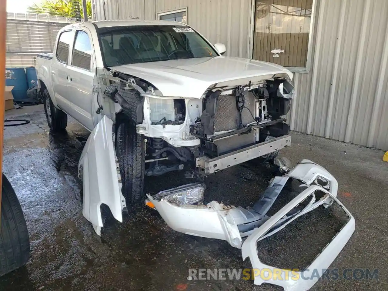 1 Photograph of a damaged car 5TFAX5GNXKX148309 TOYOTA TACOMA 2019