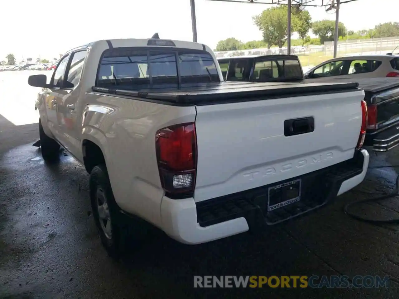 3 Photograph of a damaged car 5TFAX5GNXKX148309 TOYOTA TACOMA 2019