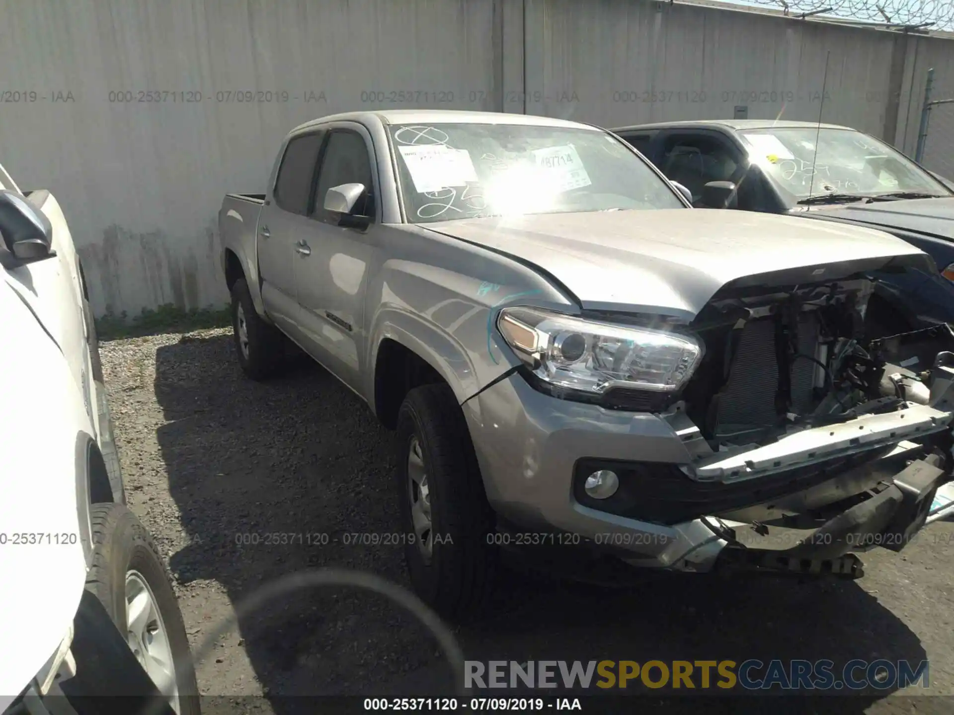 1 Photograph of a damaged car 5TFAX5GNXKX149573 TOYOTA TACOMA 2019