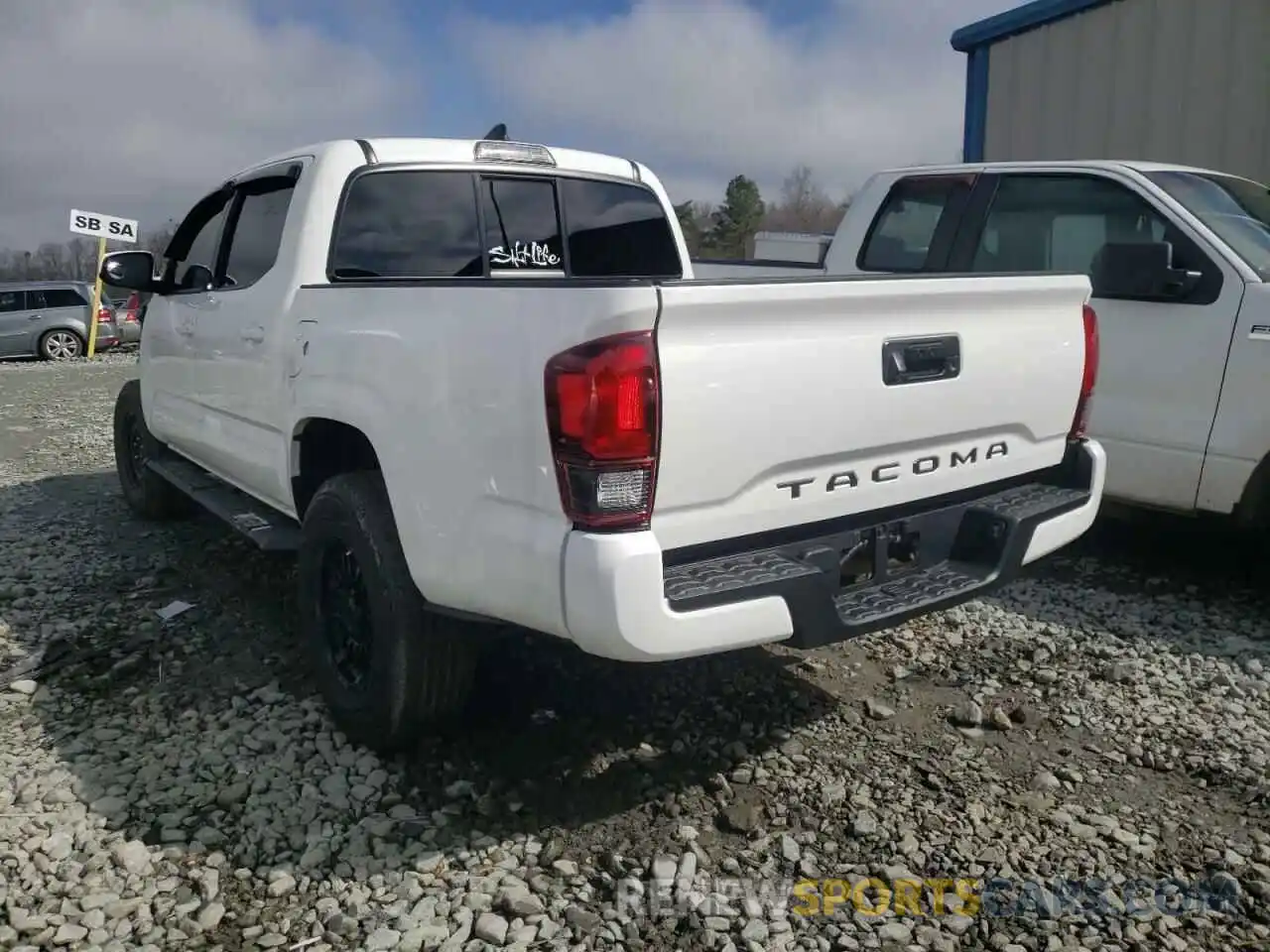 3 Photograph of a damaged car 5TFAX5GNXKX158547 TOYOTA TACOMA 2019