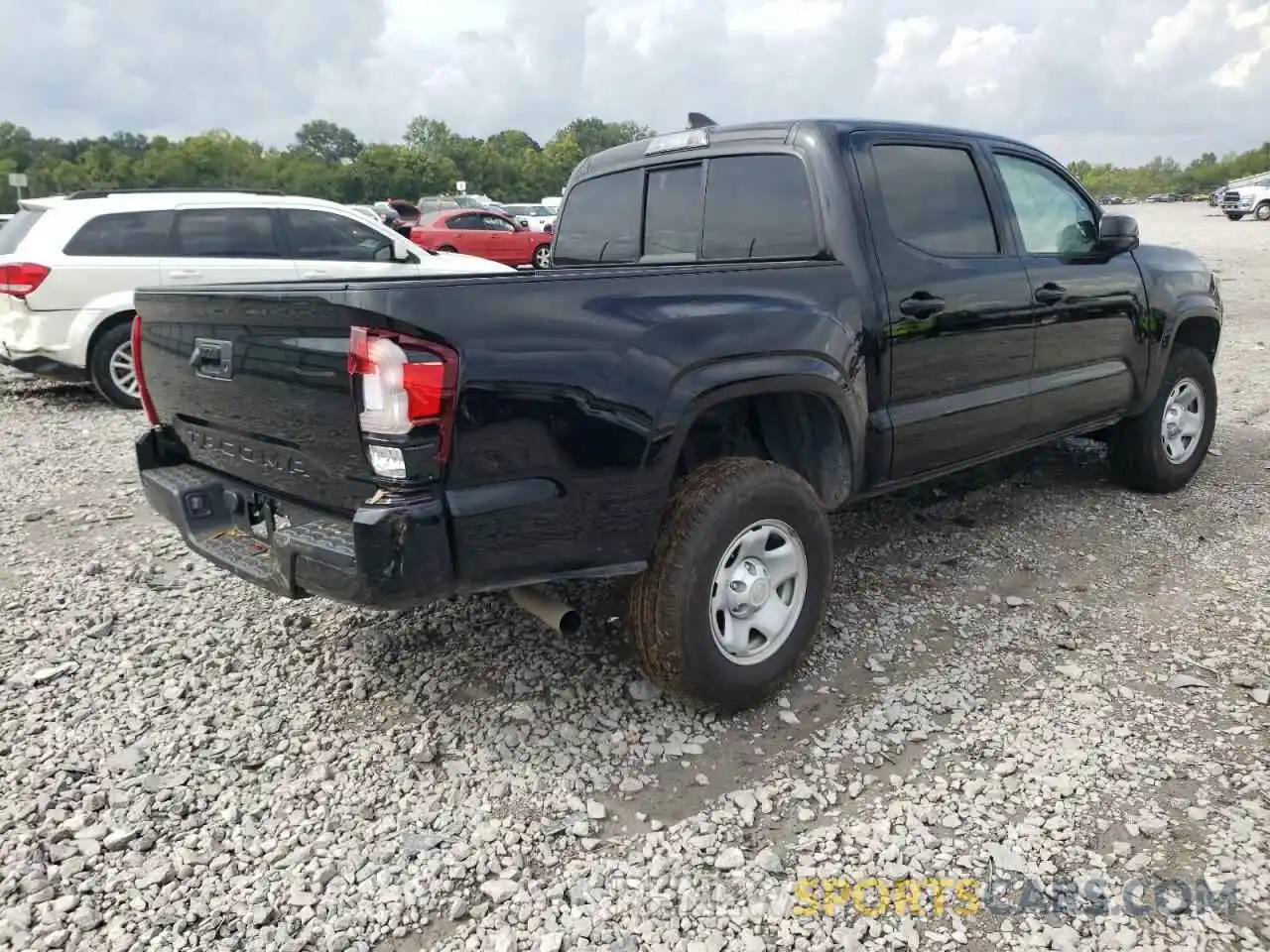 4 Photograph of a damaged car 5TFAX5GNXKX161691 TOYOTA TACOMA 2019