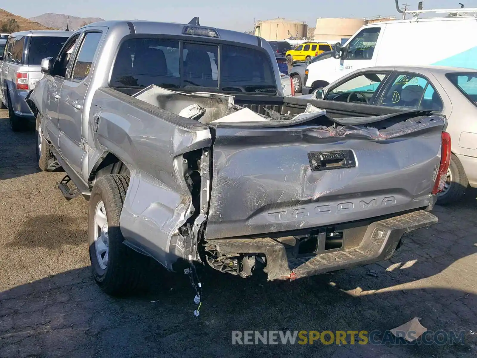 3 Photograph of a damaged car 5TFAX5GNXKX162565 TOYOTA TACOMA 2019