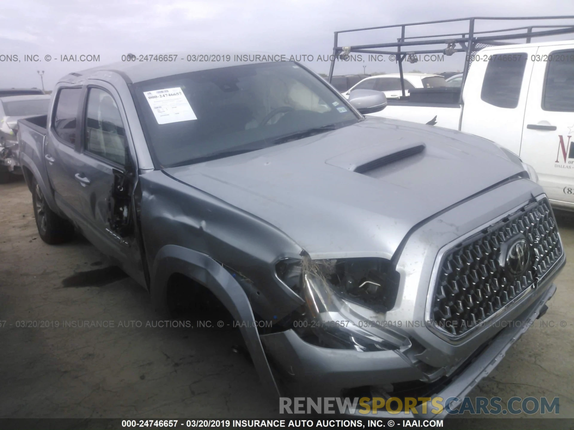 1 Фотография поврежденного автомобиля 5TFAZ5CN0KX072728 TOYOTA TACOMA 2019