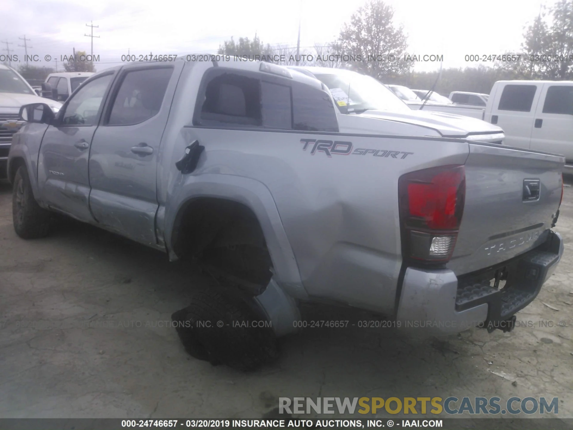 3 Фотография поврежденного автомобиля 5TFAZ5CN0KX072728 TOYOTA TACOMA 2019