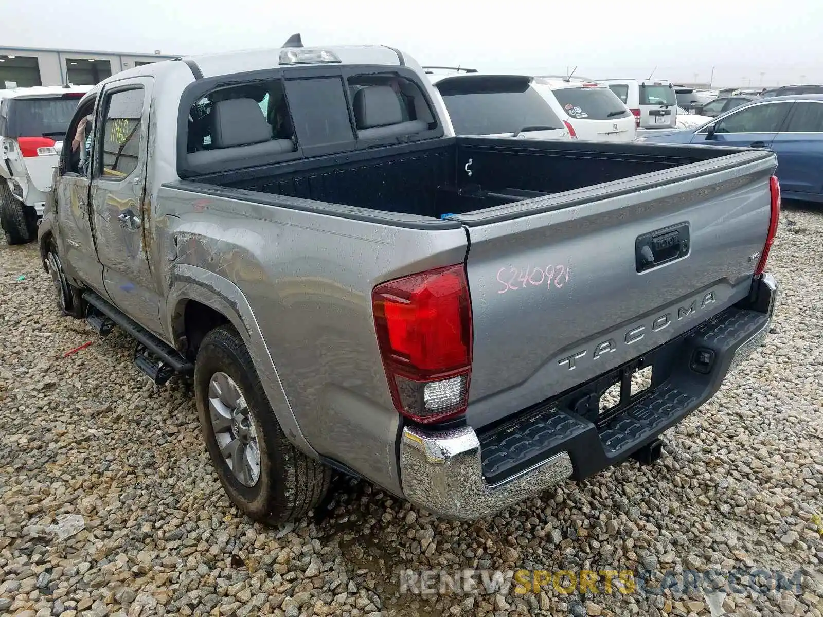 3 Photograph of a damaged car 5TFAZ5CN0KX085981 TOYOTA TACOMA 2019