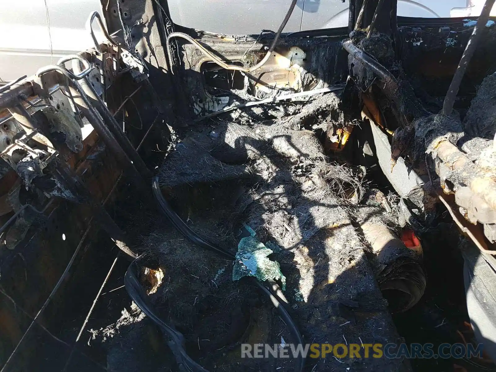 6 Photograph of a damaged car 5TFAZ5CN0KX086936 TOYOTA TACOMA 2019