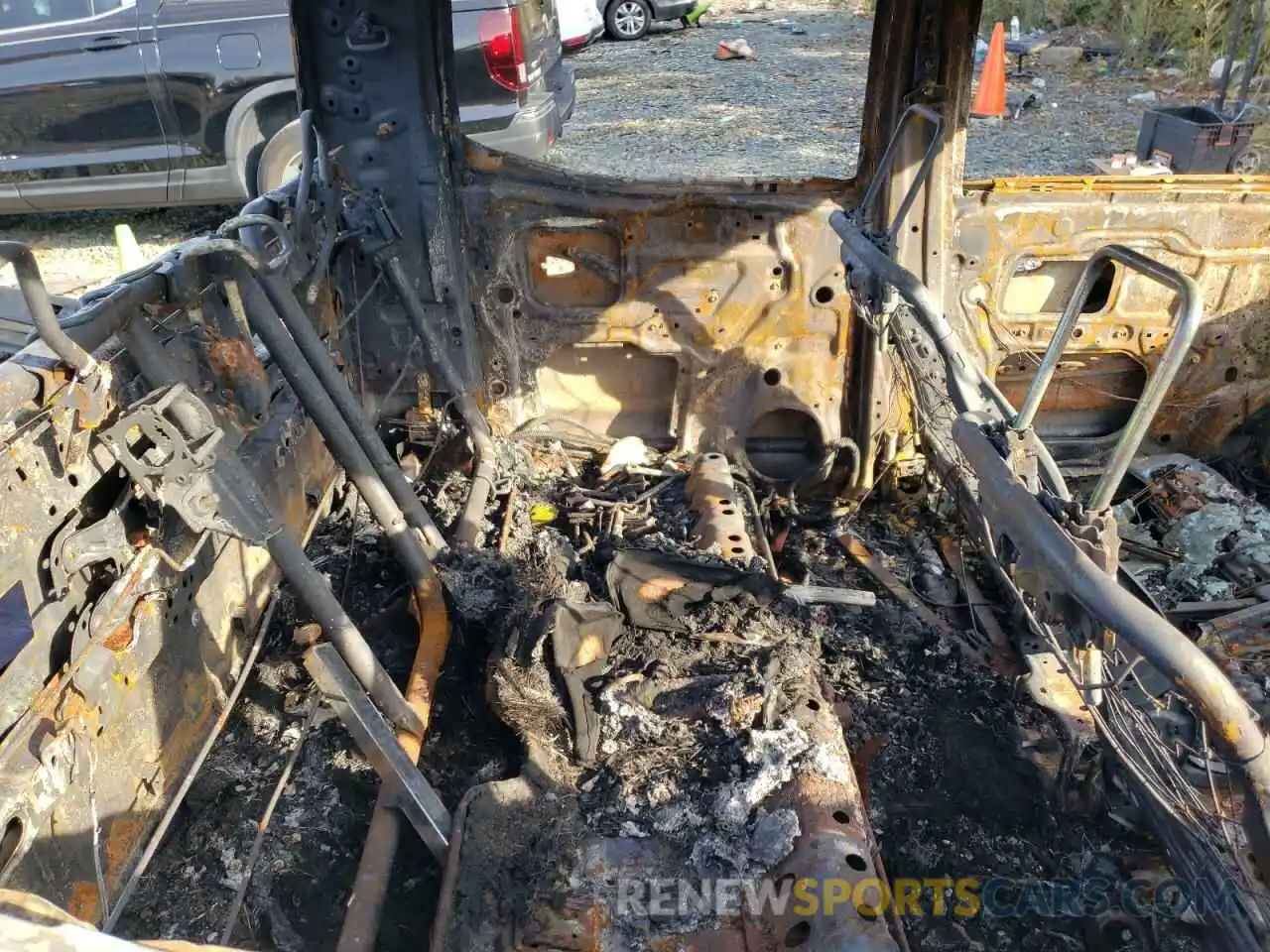 6 Photograph of a damaged car 5TFAZ5CN1KX076562 TOYOTA TACOMA 2019