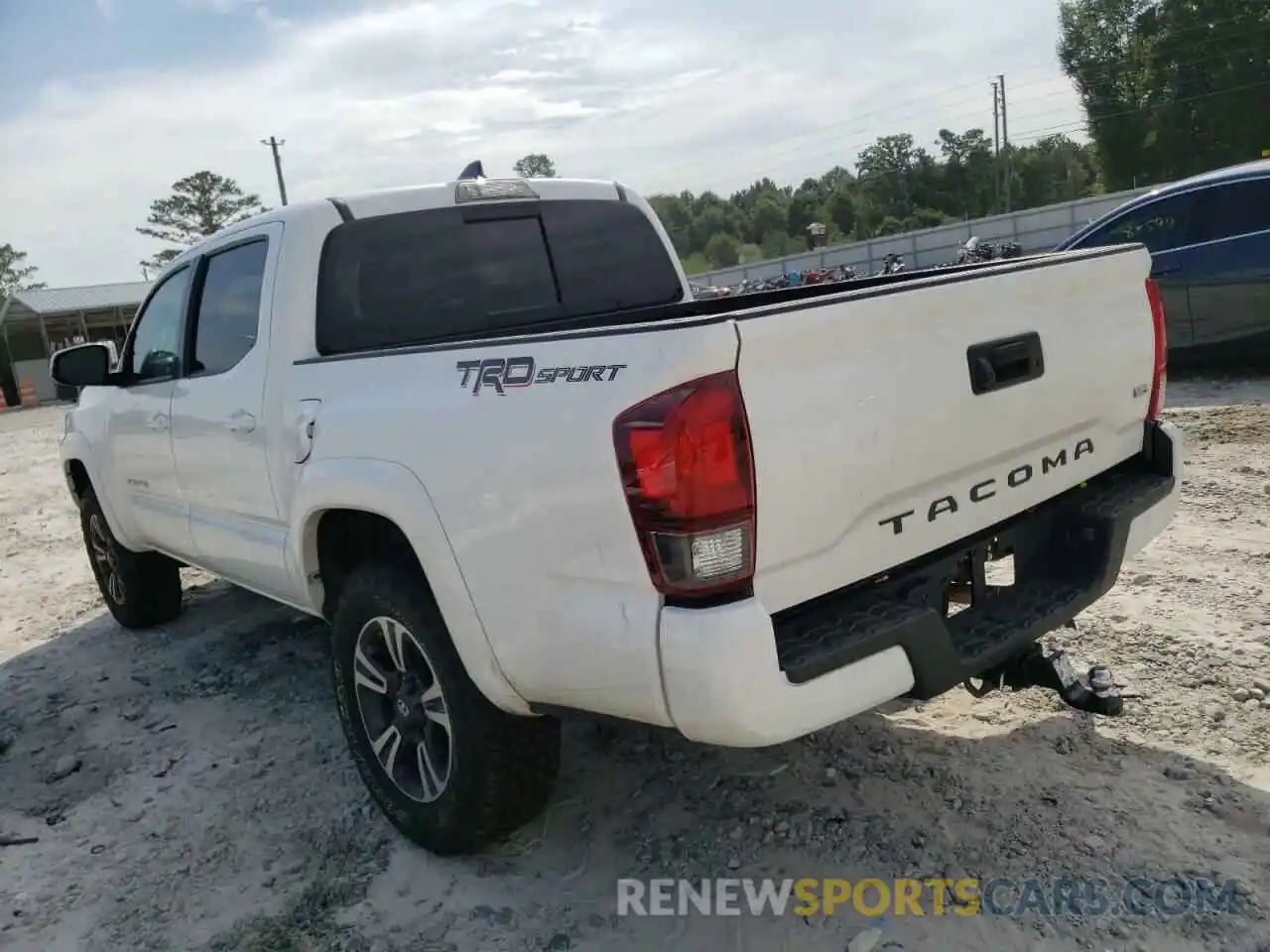 3 Photograph of a damaged car 5TFAZ5CN1KX077047 TOYOTA TACOMA 2019