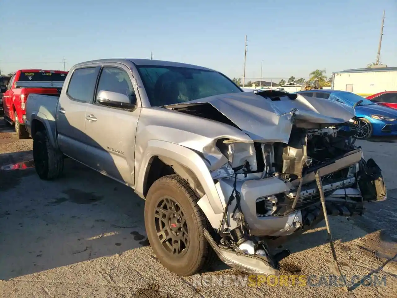 1 Photograph of a damaged car 5TFAZ5CN1KX077615 TOYOTA TACOMA 2019