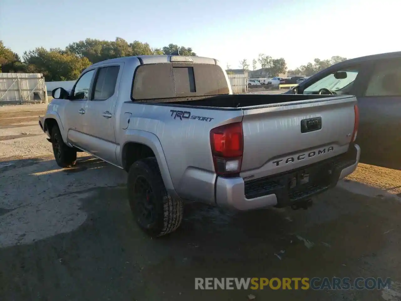 3 Photograph of a damaged car 5TFAZ5CN1KX077615 TOYOTA TACOMA 2019