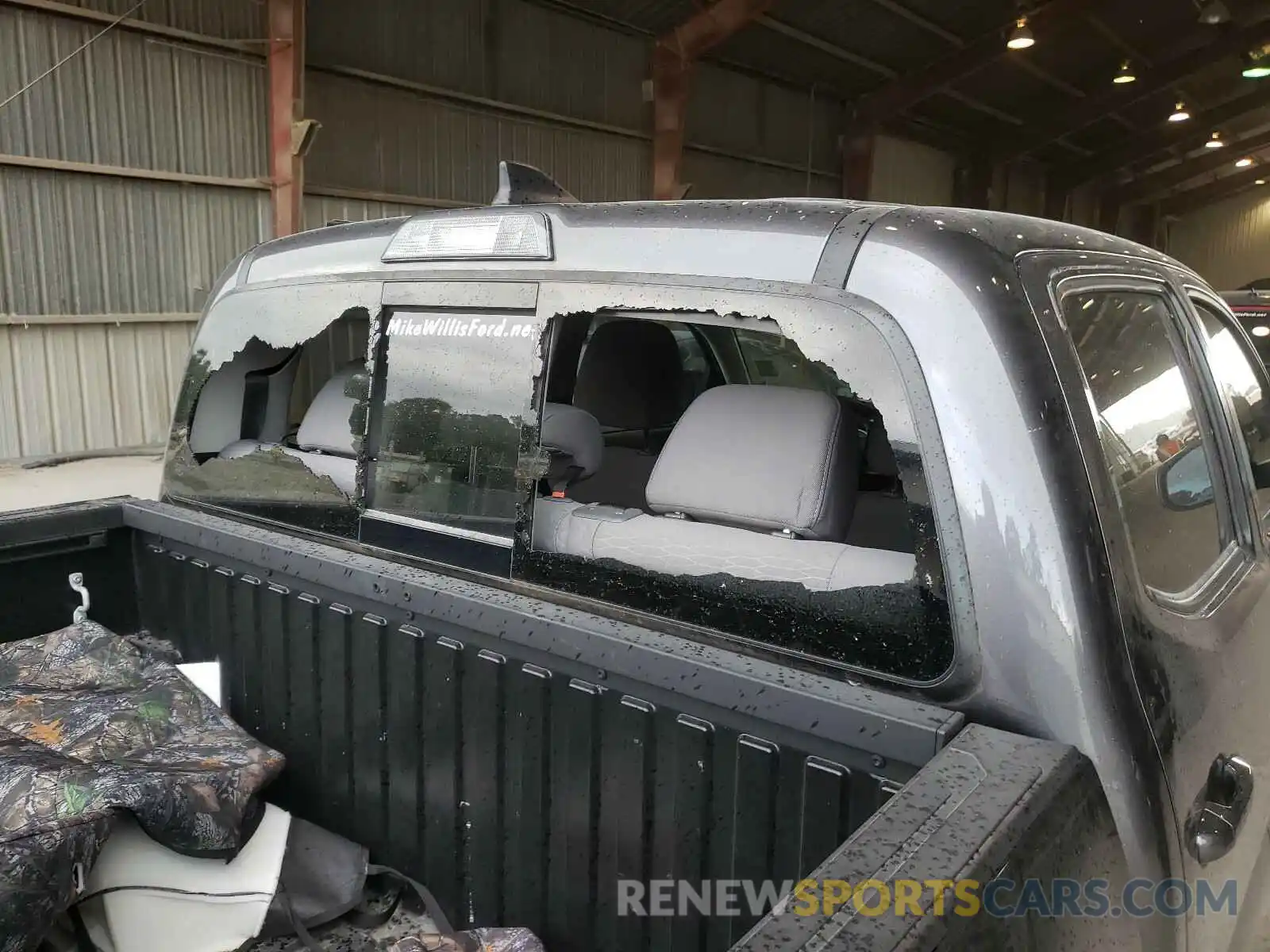 9 Photograph of a damaged car 5TFAZ5CN1KX079977 TOYOTA TACOMA 2019