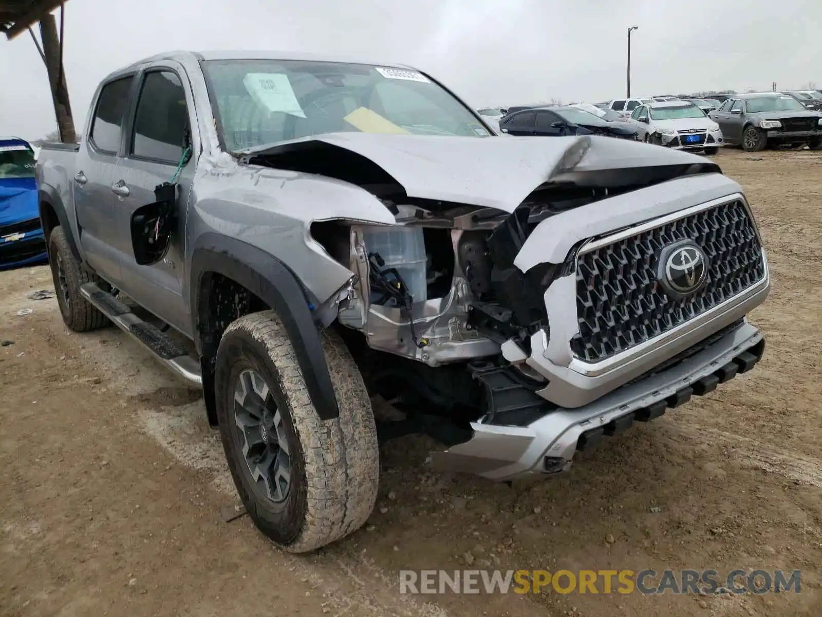 1 Photograph of a damaged car 5TFAZ5CN1KX082555 TOYOTA TACOMA 2019