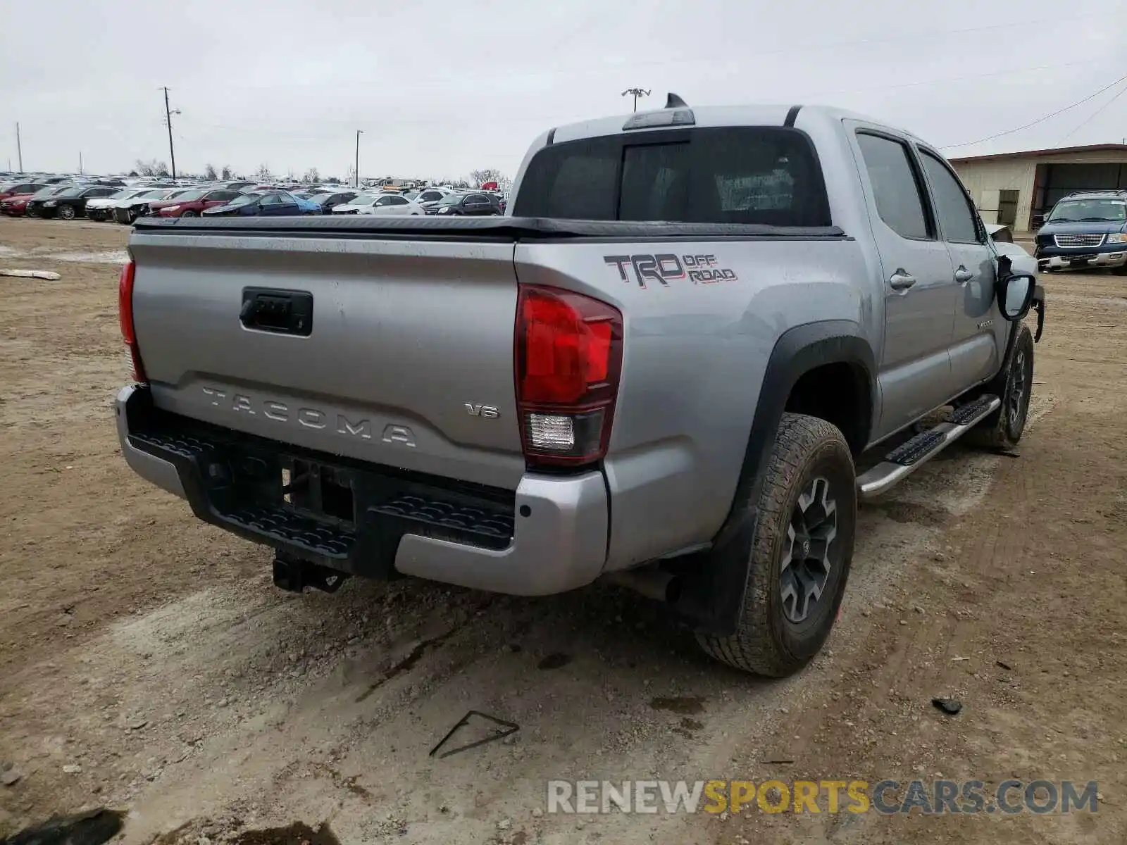 4 Photograph of a damaged car 5TFAZ5CN1KX082555 TOYOTA TACOMA 2019