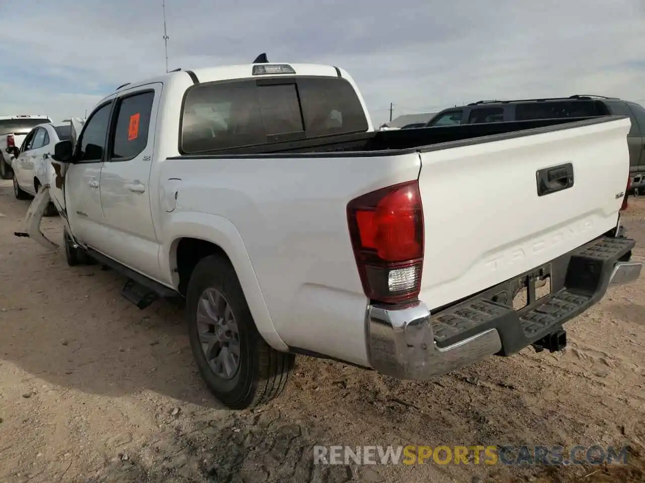 3 Photograph of a damaged car 5TFAZ5CN1KX083186 TOYOTA TACOMA 2019