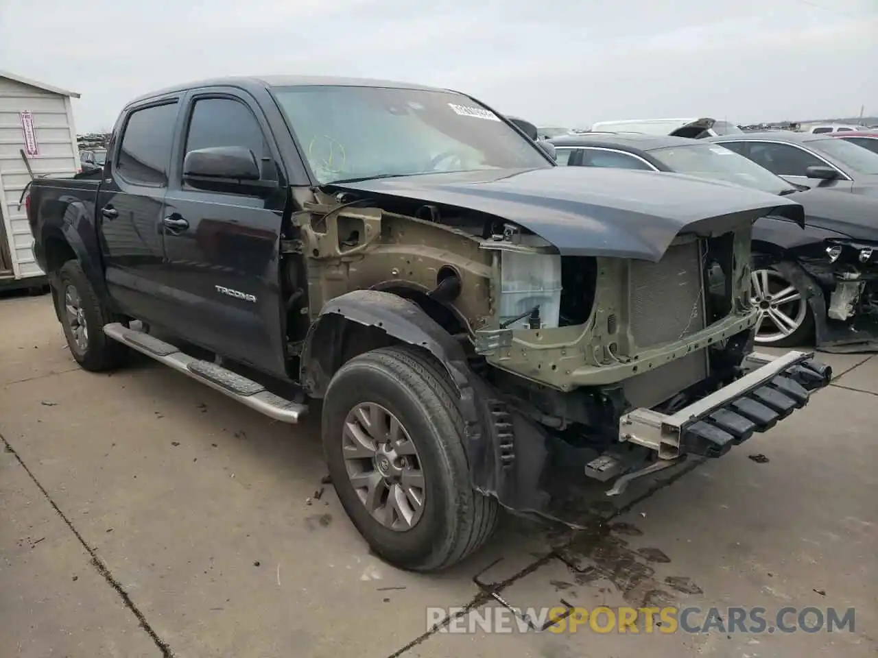 1 Фотография поврежденного автомобиля 5TFAZ5CN1KX084175 TOYOTA TACOMA 2019