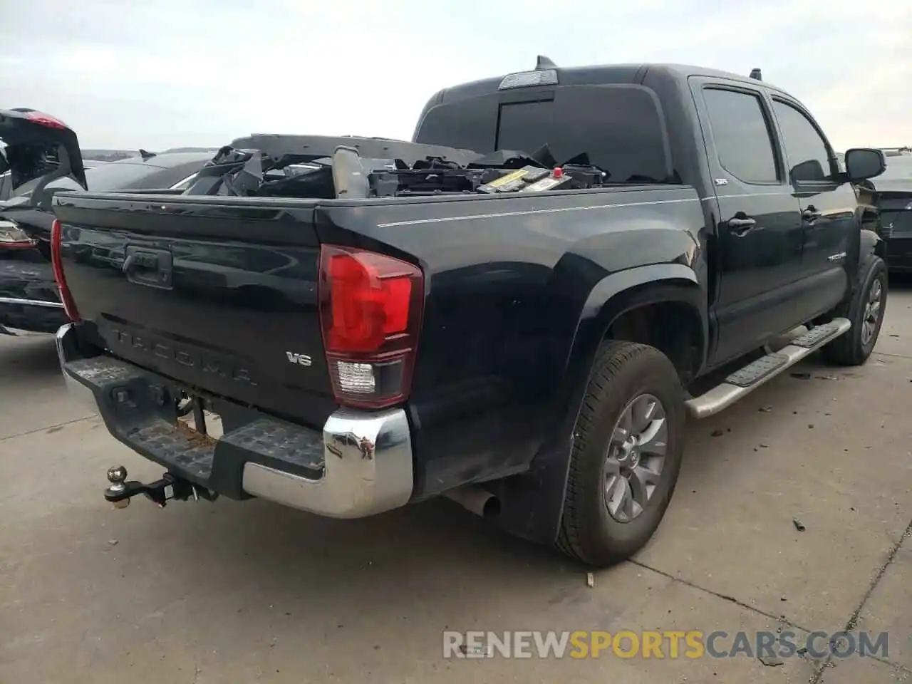 4 Фотография поврежденного автомобиля 5TFAZ5CN1KX084175 TOYOTA TACOMA 2019