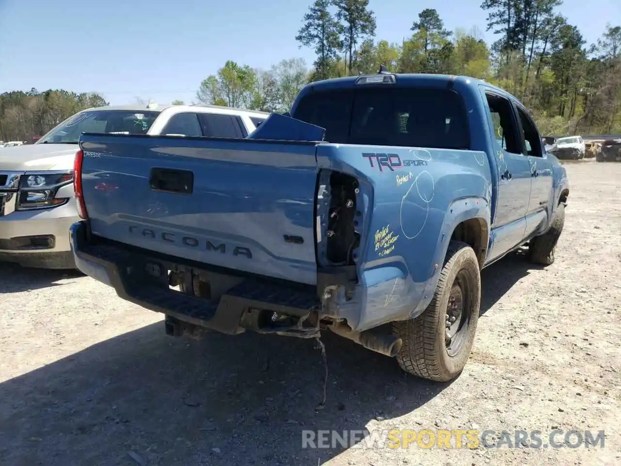 4 Photograph of a damaged car 5TFAZ5CN1KX085679 TOYOTA TACOMA 2019