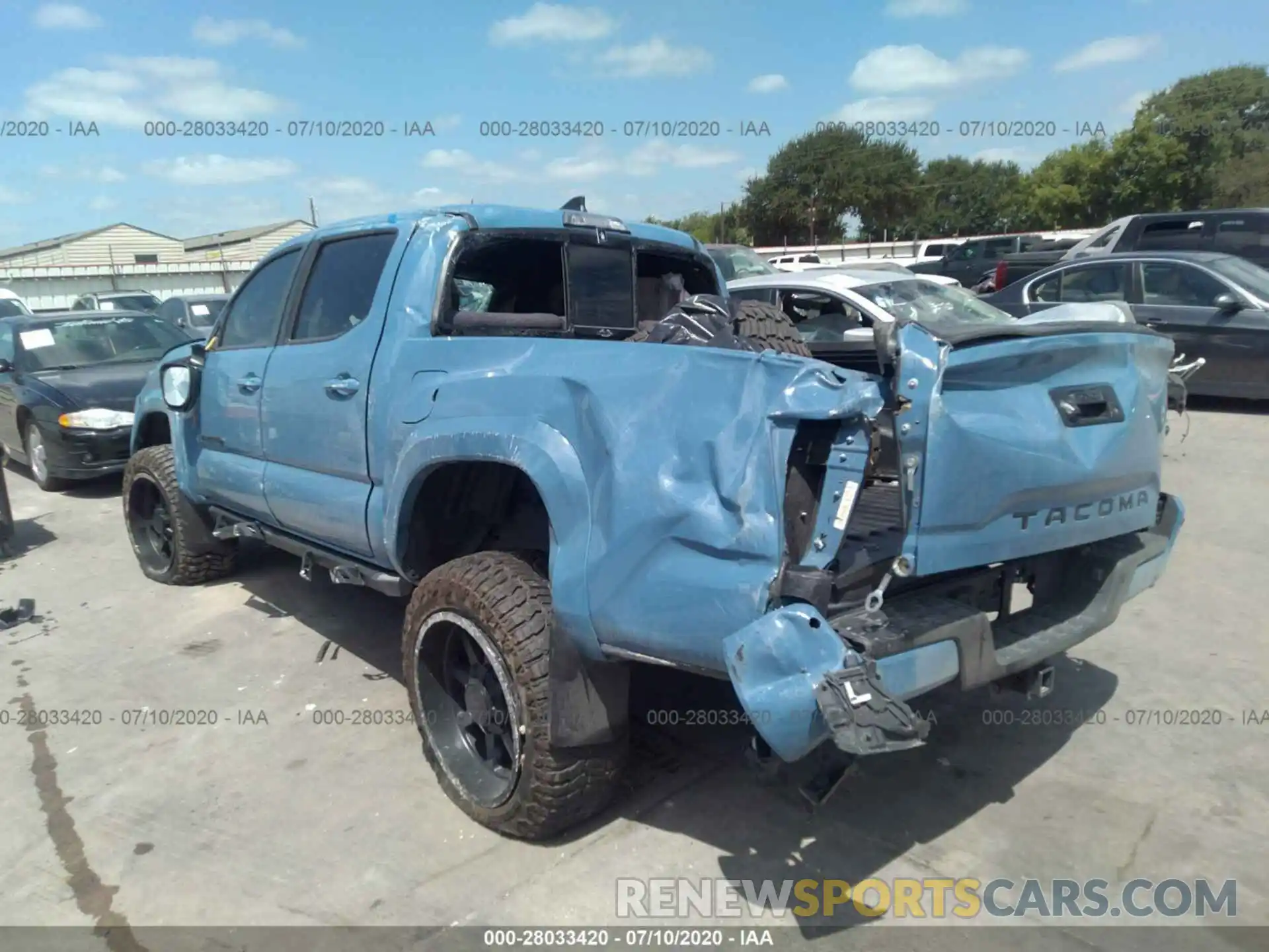 3 Photograph of a damaged car 5TFAZ5CN1KX086198 TOYOTA TACOMA 2019