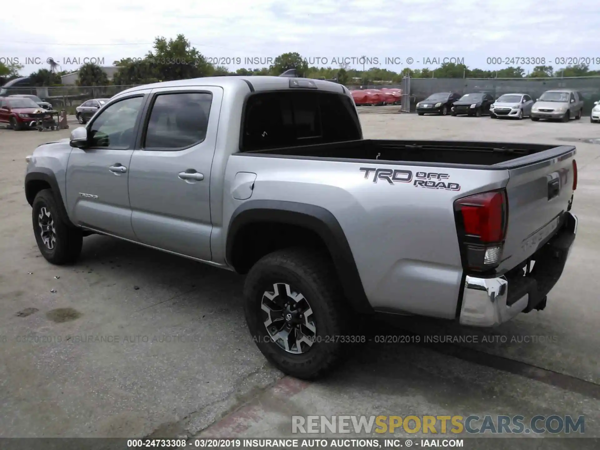 3 Photograph of a damaged car 5TFAZ5CN2KX072360 TOYOTA TACOMA 2019