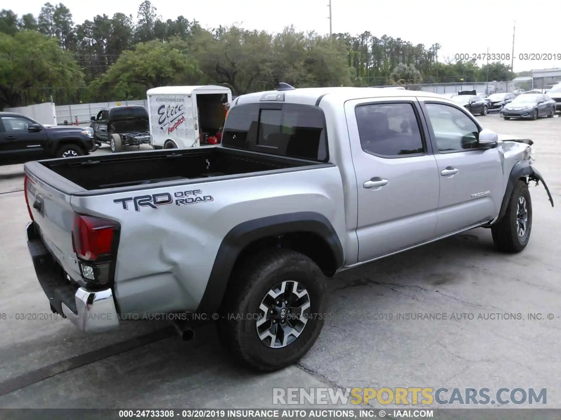 4 Photograph of a damaged car 5TFAZ5CN2KX072360 TOYOTA TACOMA 2019