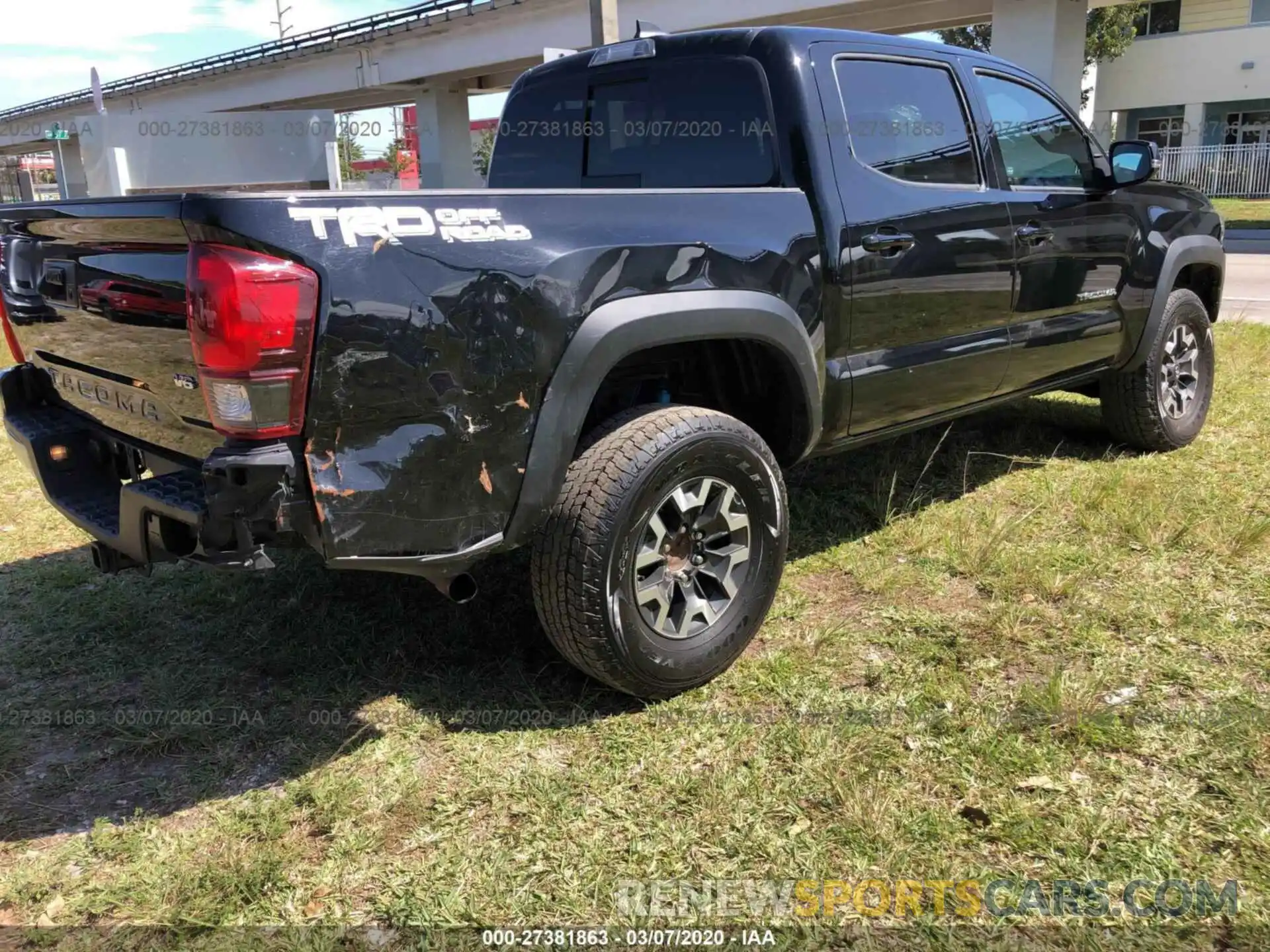 4 Photograph of a damaged car 5TFAZ5CN2KX074562 TOYOTA TACOMA 2019