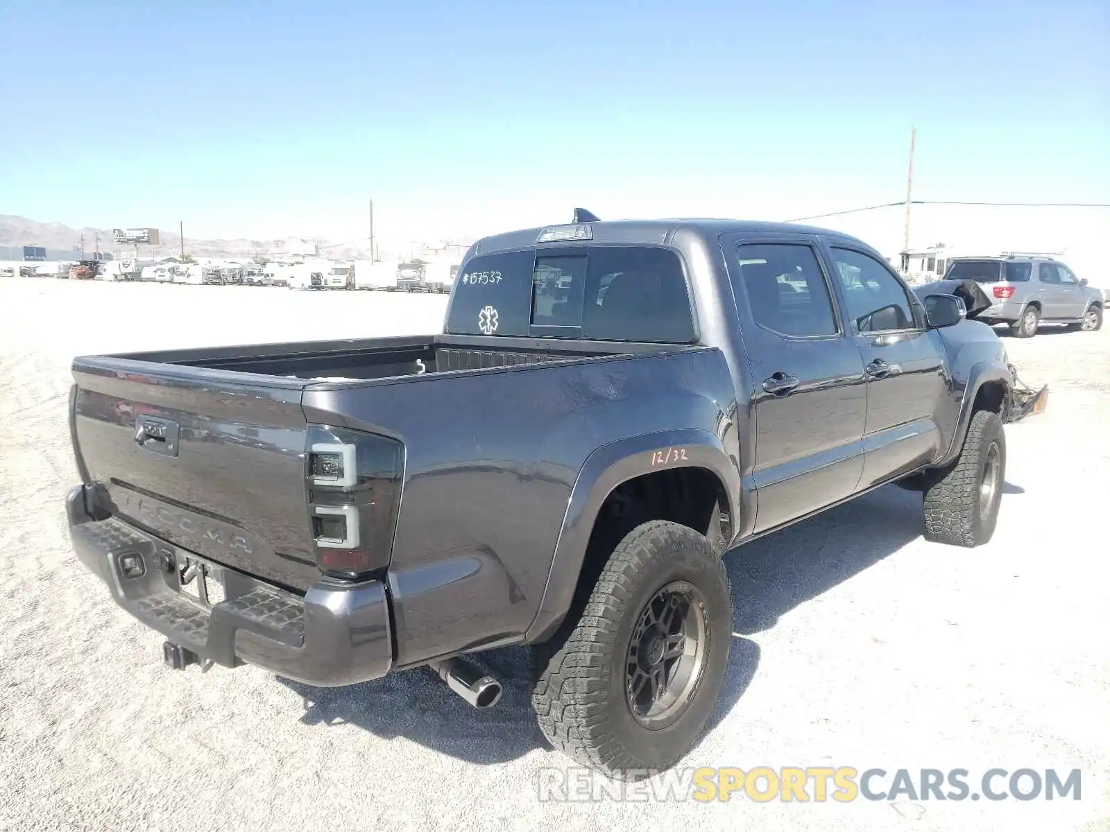 4 Photograph of a damaged car 5TFAZ5CN2KX075484 TOYOTA TACOMA 2019