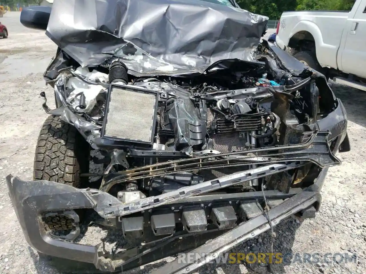 9 Photograph of a damaged car 5TFAZ5CN2KX078031 TOYOTA TACOMA 2019