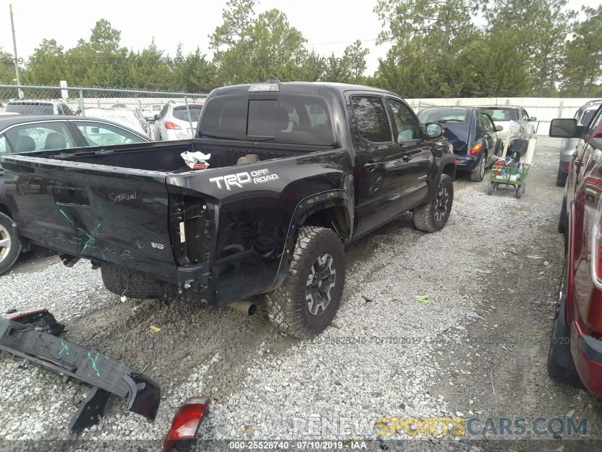 4 Фотография поврежденного автомобиля 5TFAZ5CN2KX078157 TOYOTA TACOMA 2019