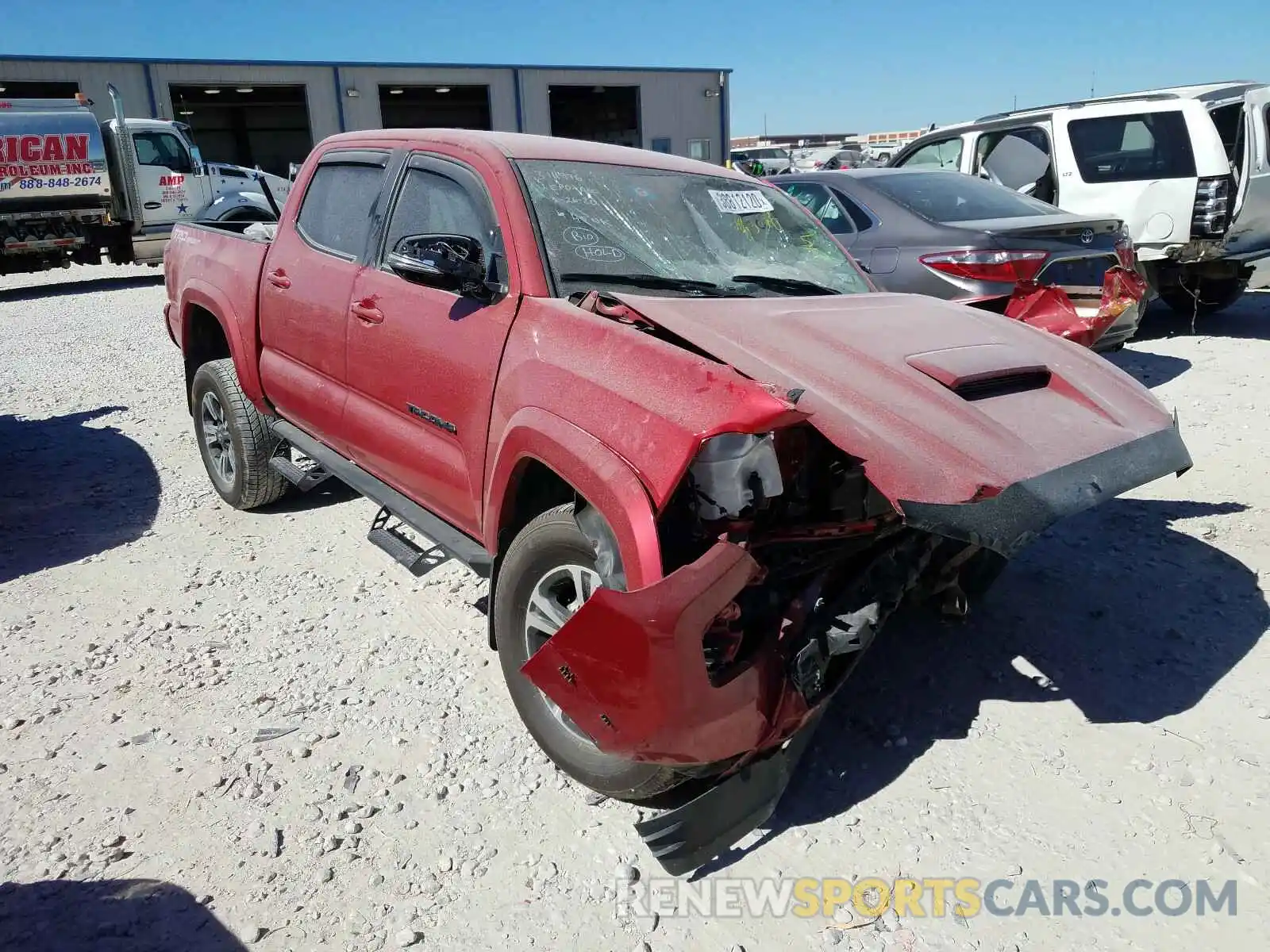 1 Photograph of a damaged car 5TFAZ5CN2KX080068 TOYOTA TACOMA 2019