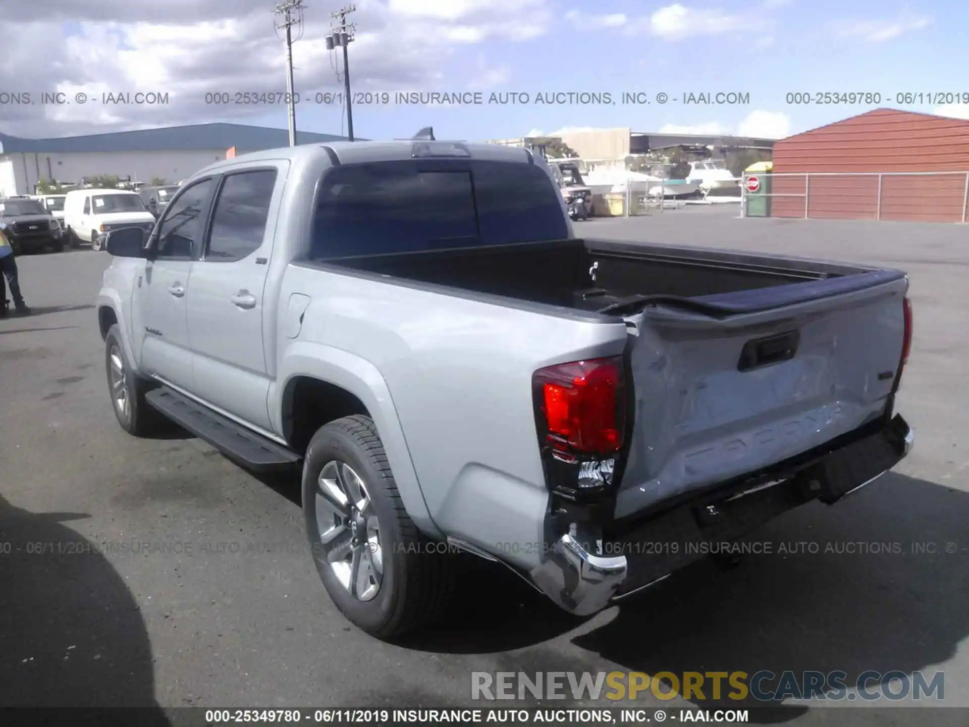 3 Photograph of a damaged car 5TFAZ5CN2KX081415 TOYOTA TACOMA 2019