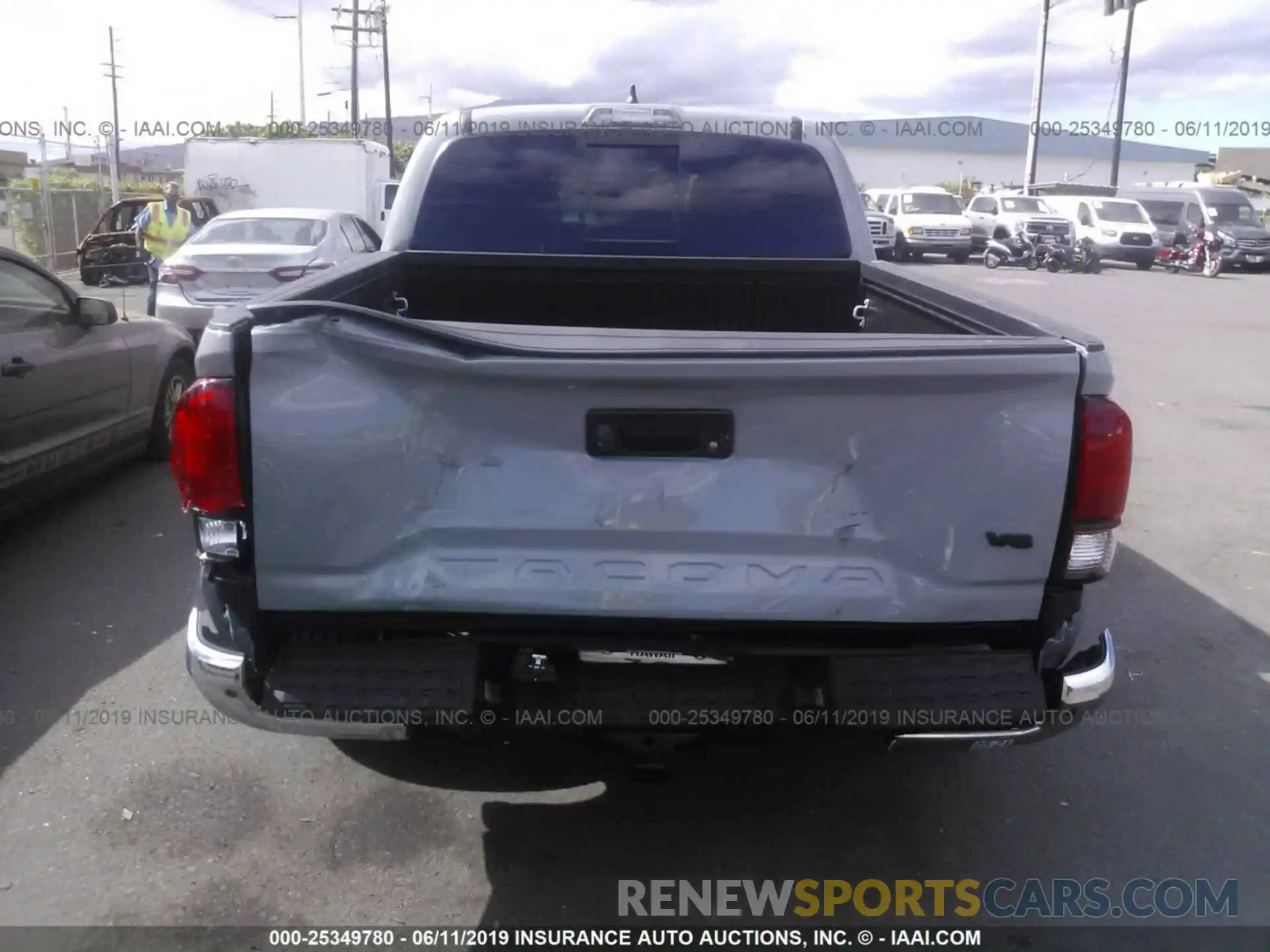 6 Photograph of a damaged car 5TFAZ5CN2KX081415 TOYOTA TACOMA 2019