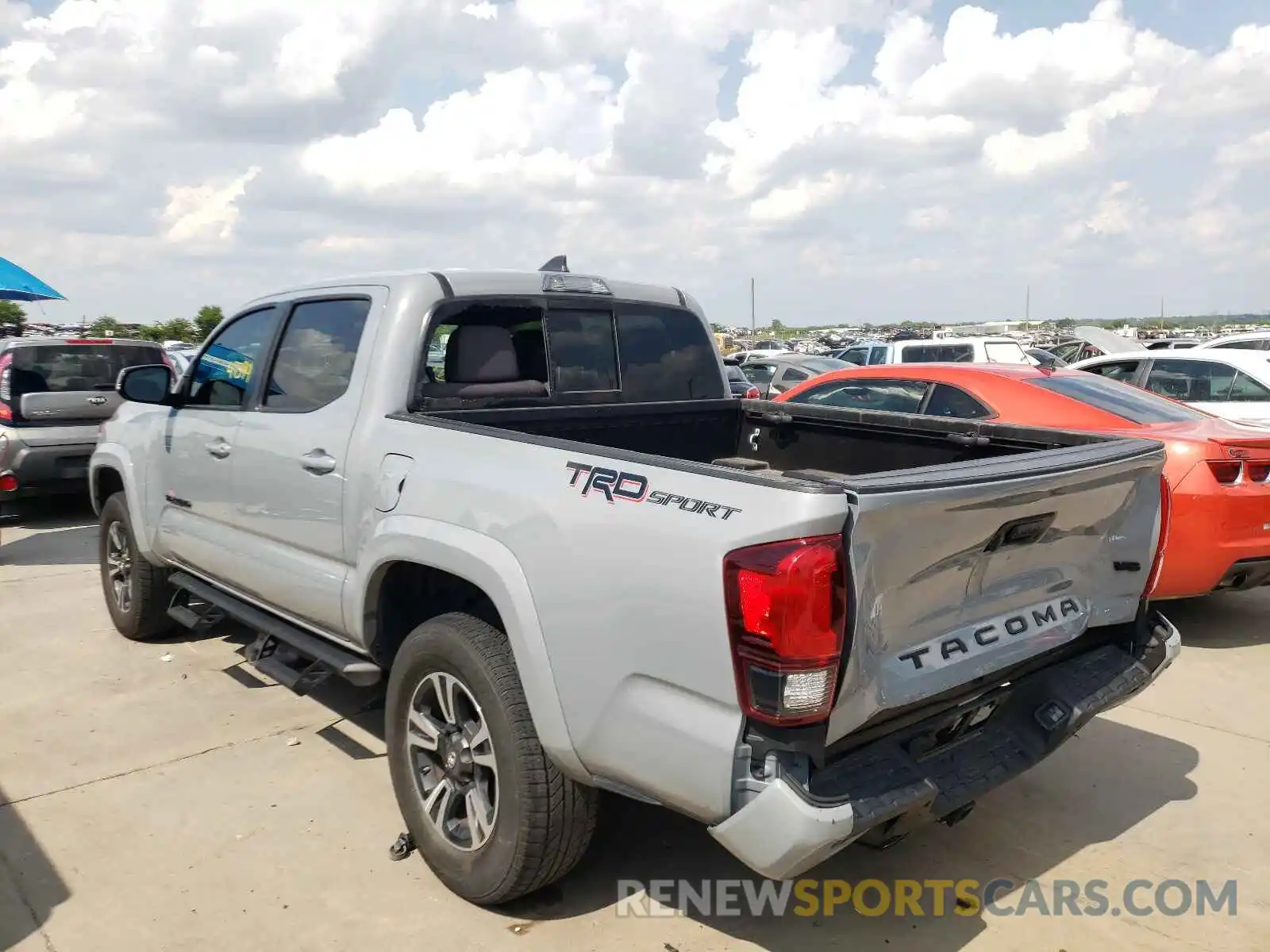 3 Photograph of a damaged car 5TFAZ5CN2KX082550 TOYOTA TACOMA 2019