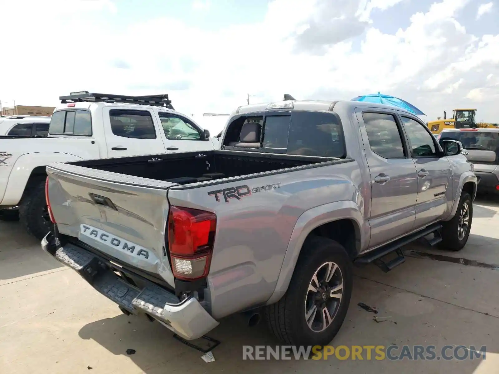 4 Фотография поврежденного автомобиля 5TFAZ5CN2KX082550 TOYOTA TACOMA 2019