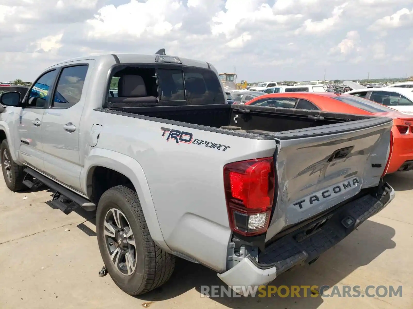 9 Photograph of a damaged car 5TFAZ5CN2KX082550 TOYOTA TACOMA 2019