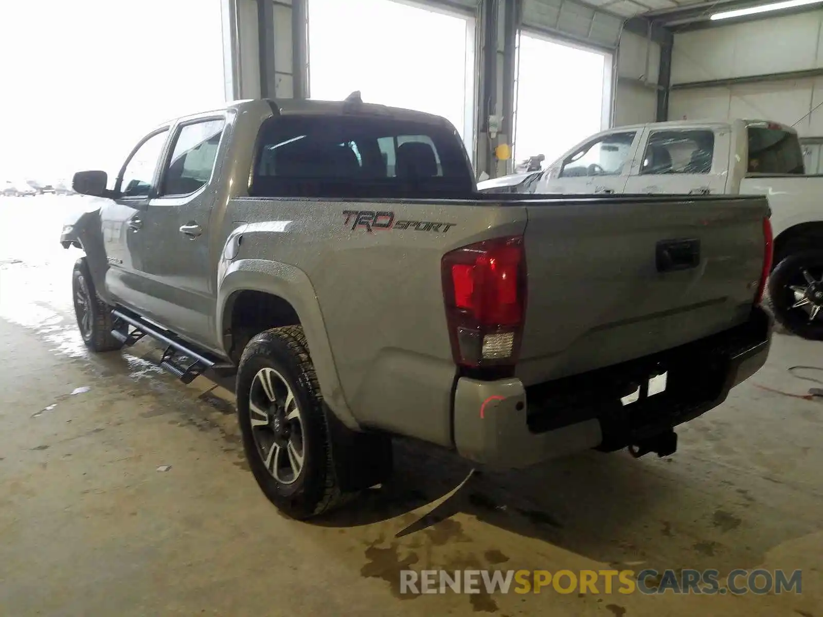 3 Photograph of a damaged car 5TFAZ5CN2KX083682 TOYOTA TACOMA 2019