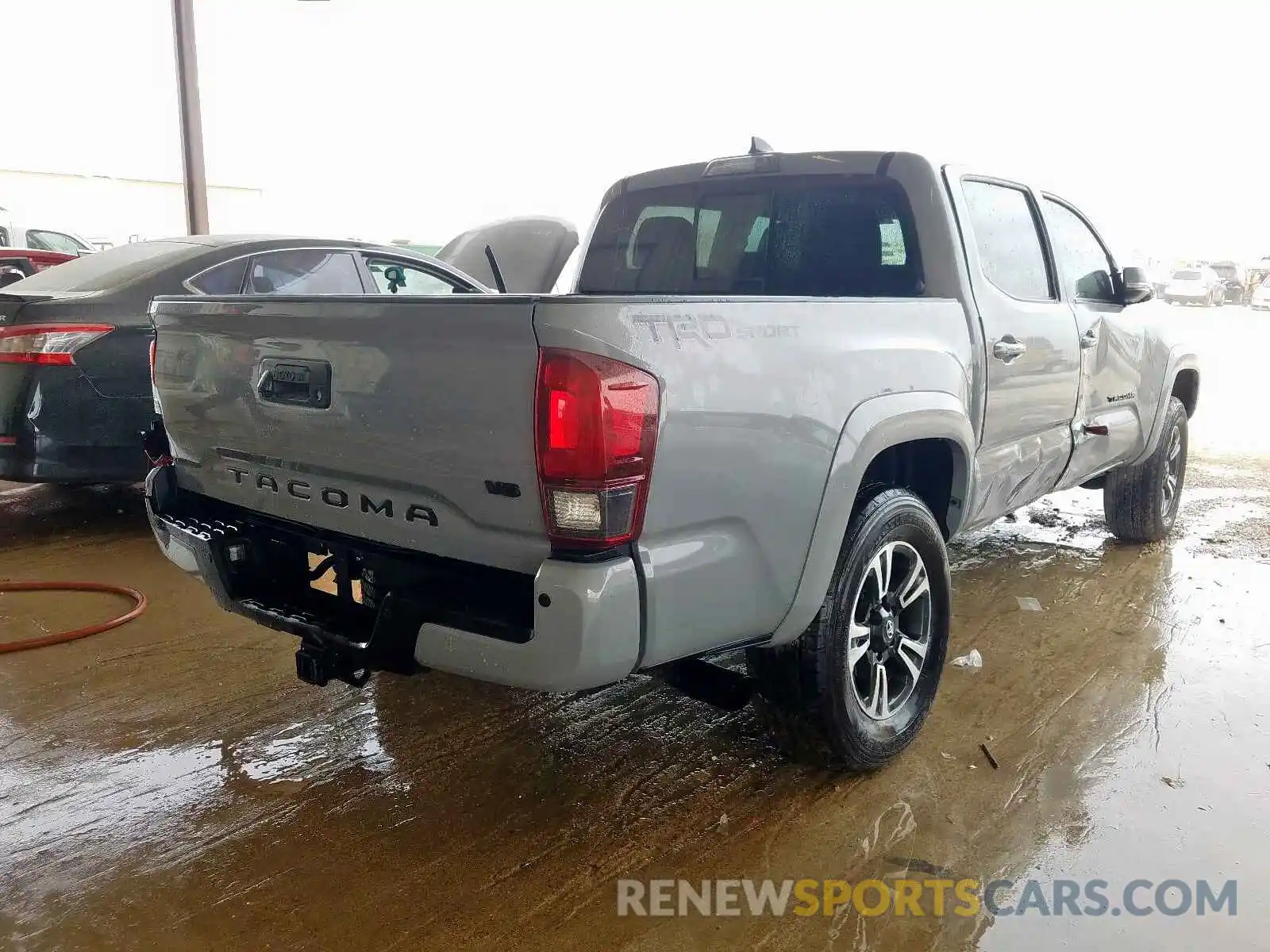 4 Photograph of a damaged car 5TFAZ5CN2KX083813 TOYOTA TACOMA 2019