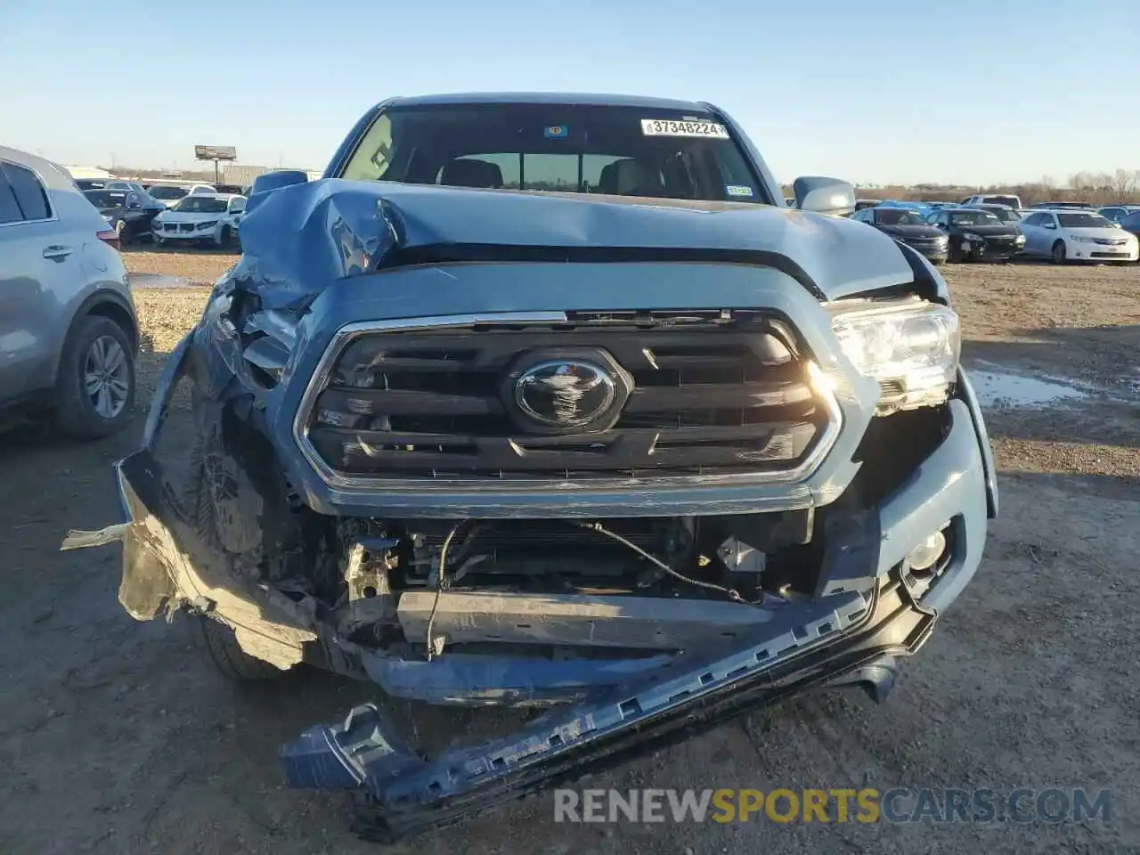 5 Photograph of a damaged car 5TFAZ5CN2KX083908 TOYOTA TACOMA 2019