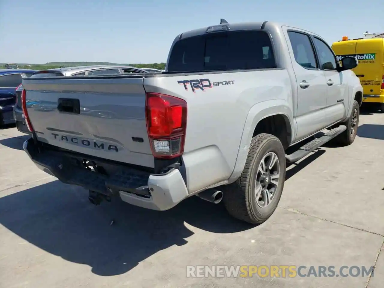 4 Фотография поврежденного автомобиля 5TFAZ5CN2KX084847 TOYOTA TACOMA 2019