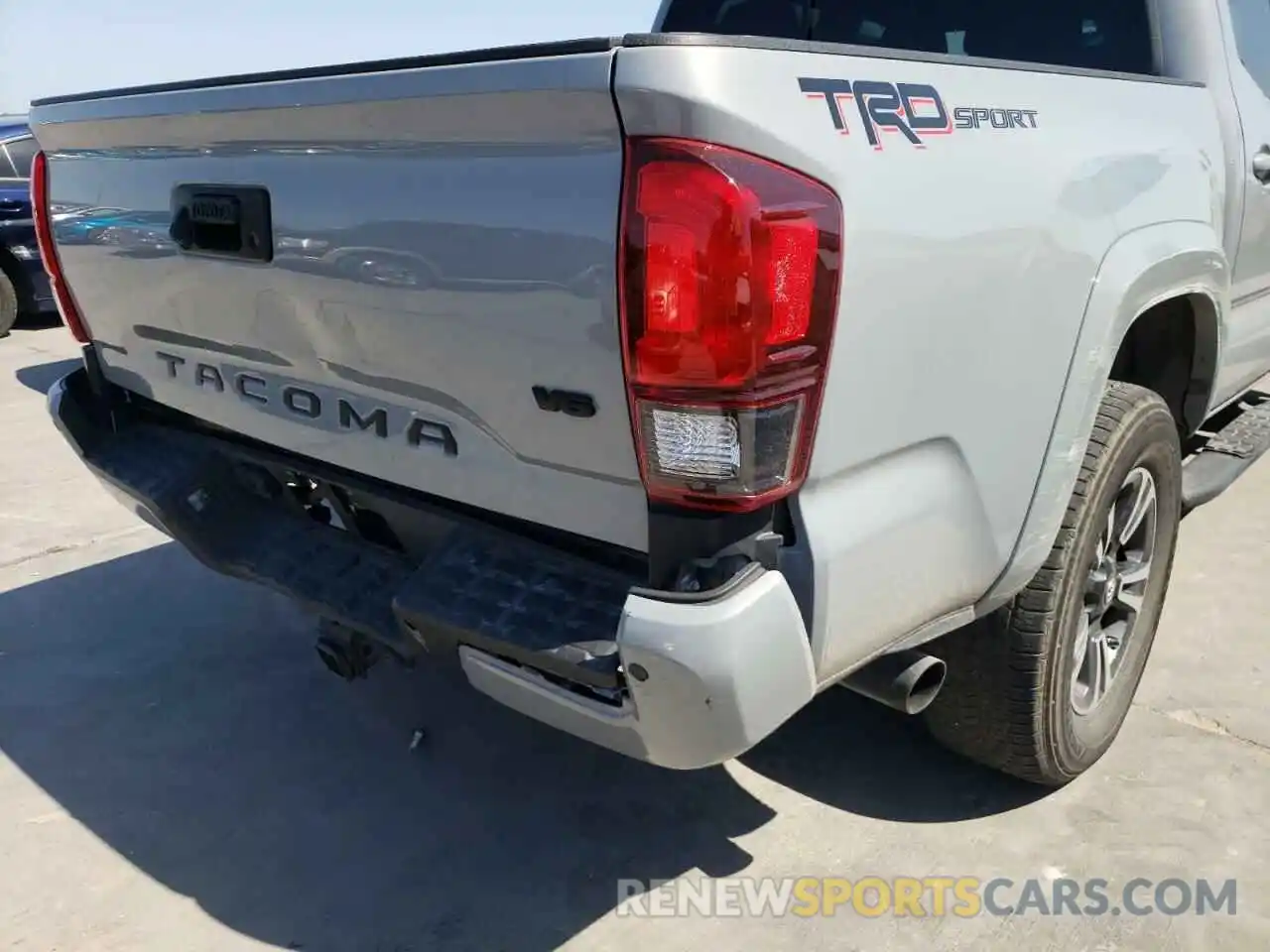 9 Фотография поврежденного автомобиля 5TFAZ5CN2KX084847 TOYOTA TACOMA 2019