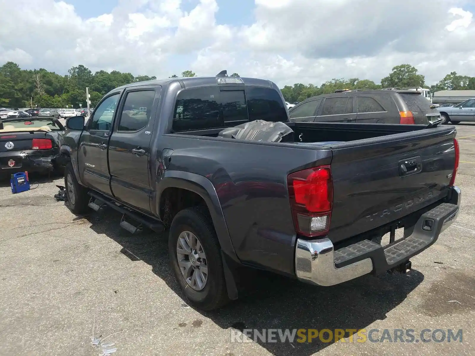 3 Photograph of a damaged car 5TFAZ5CN2KX085593 TOYOTA TACOMA 2019