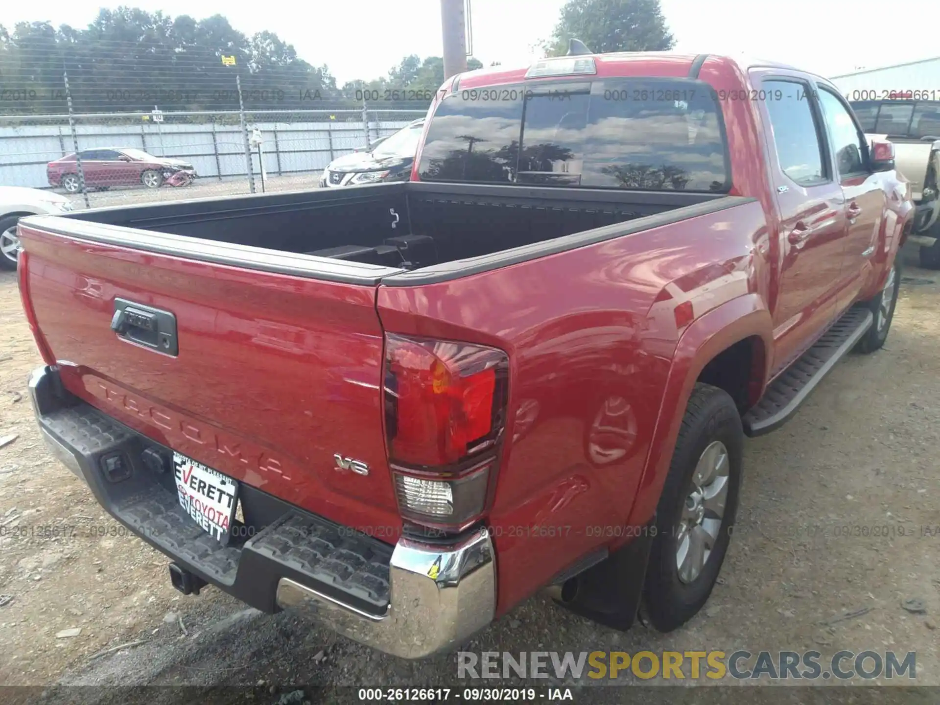 4 Photograph of a damaged car 5TFAZ5CN2KX086291 TOYOTA TACOMA 2019