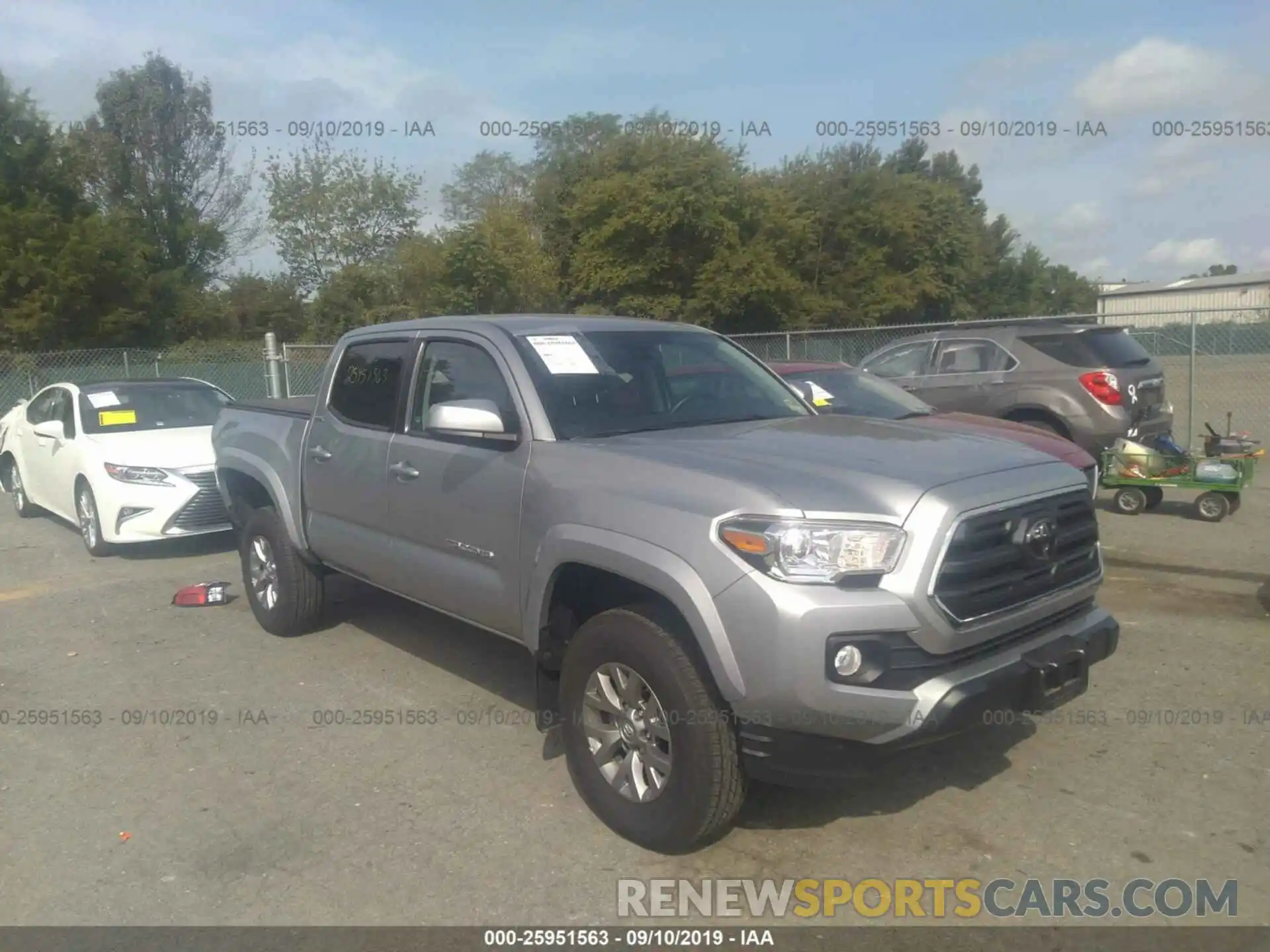 1 Photograph of a damaged car 5TFAZ5CN3KX071704 TOYOTA TACOMA 2019