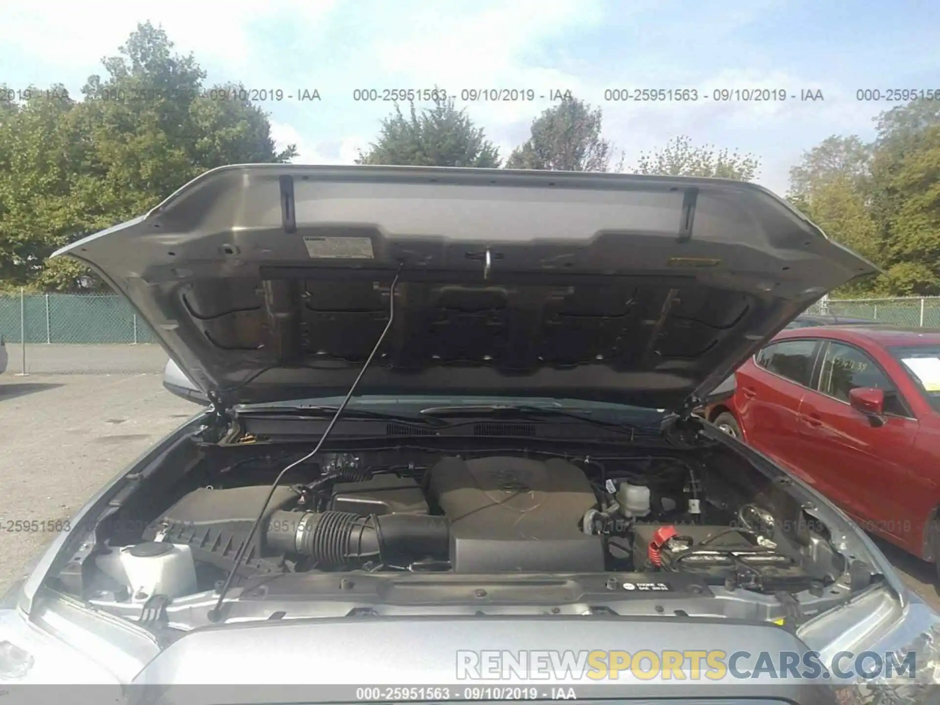 10 Photograph of a damaged car 5TFAZ5CN3KX071704 TOYOTA TACOMA 2019