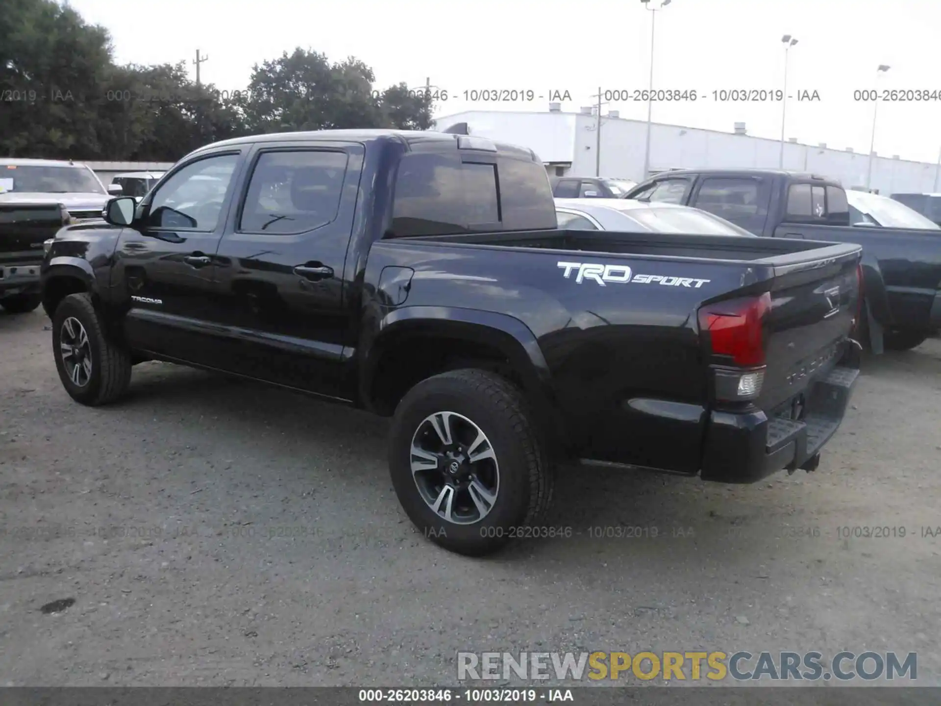 3 Фотография поврежденного автомобиля 5TFAZ5CN3KX077776 TOYOTA TACOMA 2019