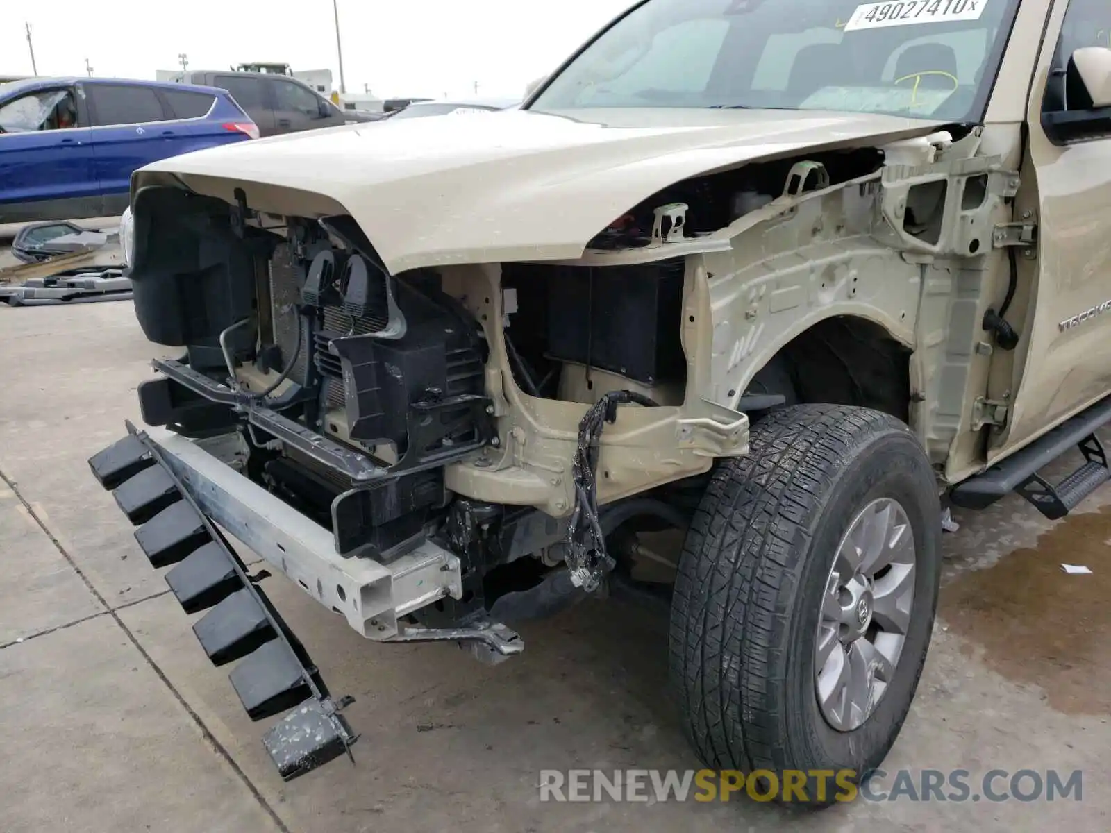 9 Photograph of a damaged car 5TFAZ5CN3KX080306 TOYOTA TACOMA 2019