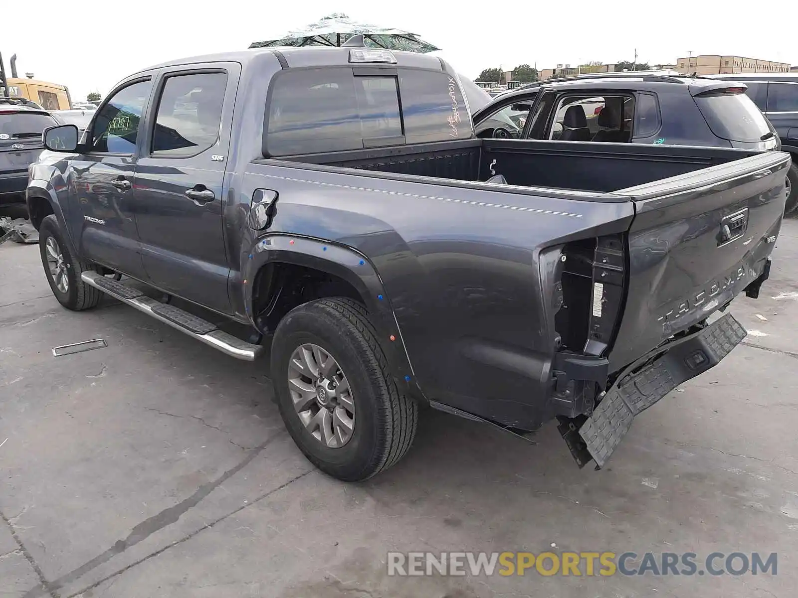 3 Photograph of a damaged car 5TFAZ5CN3KX084033 TOYOTA TACOMA 2019