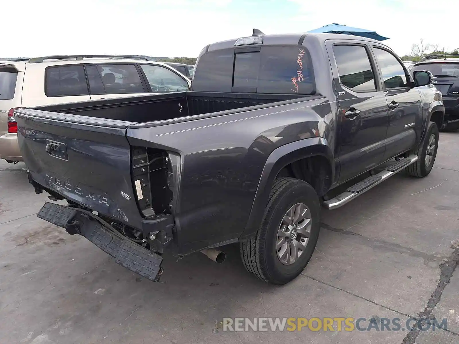 4 Photograph of a damaged car 5TFAZ5CN3KX084033 TOYOTA TACOMA 2019